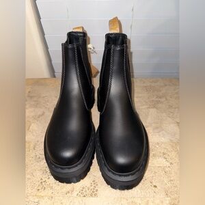 NWT Dr Martens airwair Black vegan Leather Ankle Boots size 7